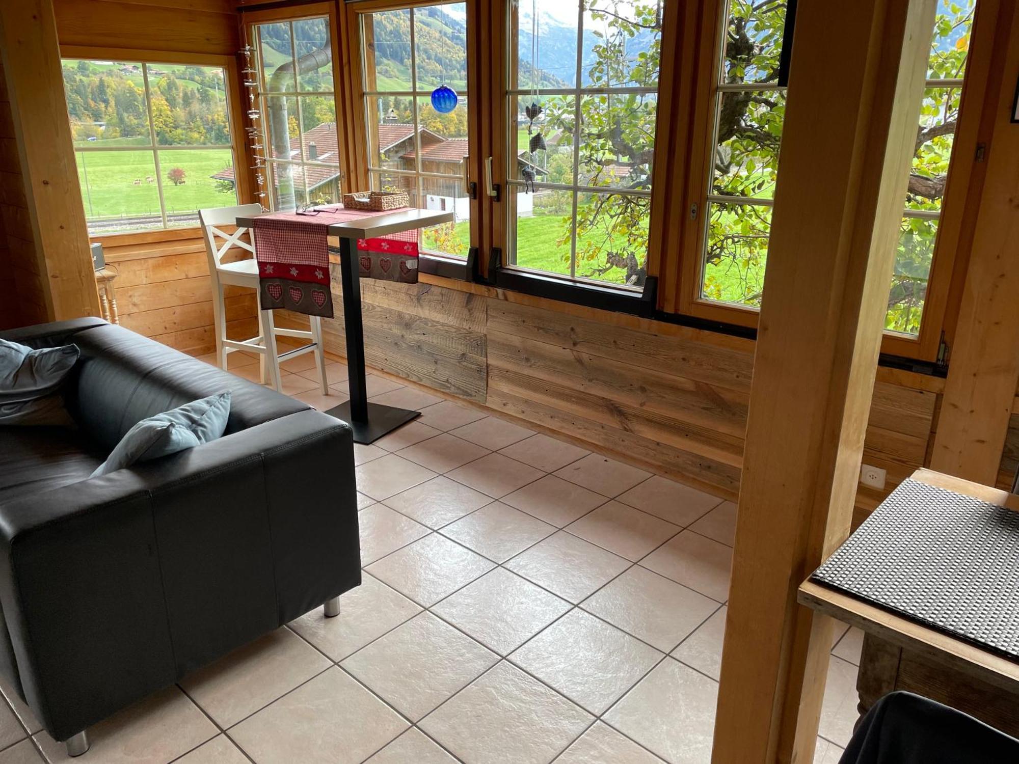 Edelweiss 4 Zi Ferienwohnung In Landhaus Фрутиген Екстериор снимка