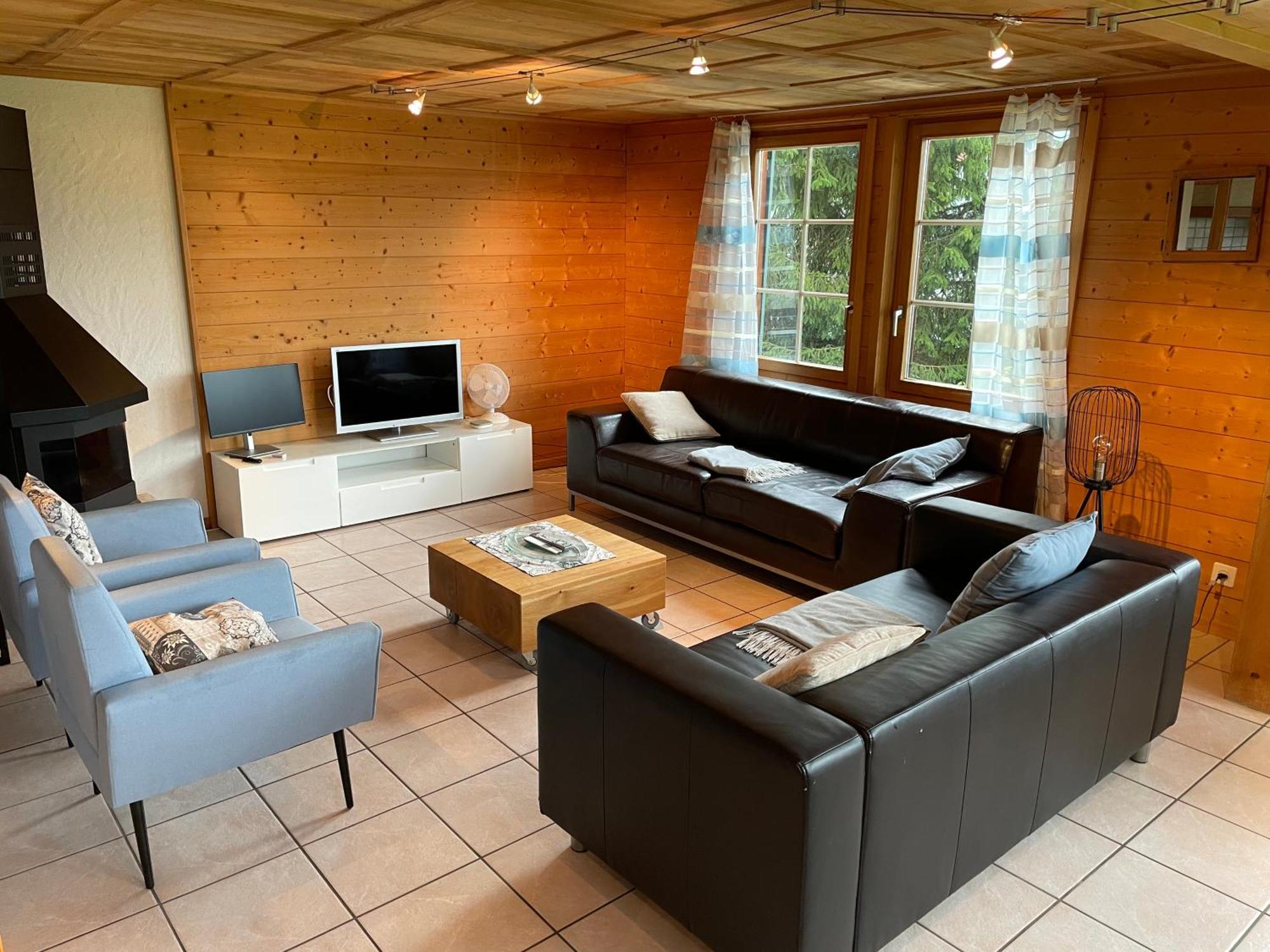 Edelweiss 4 Zi Ferienwohnung In Landhaus Фрутиген Екстериор снимка